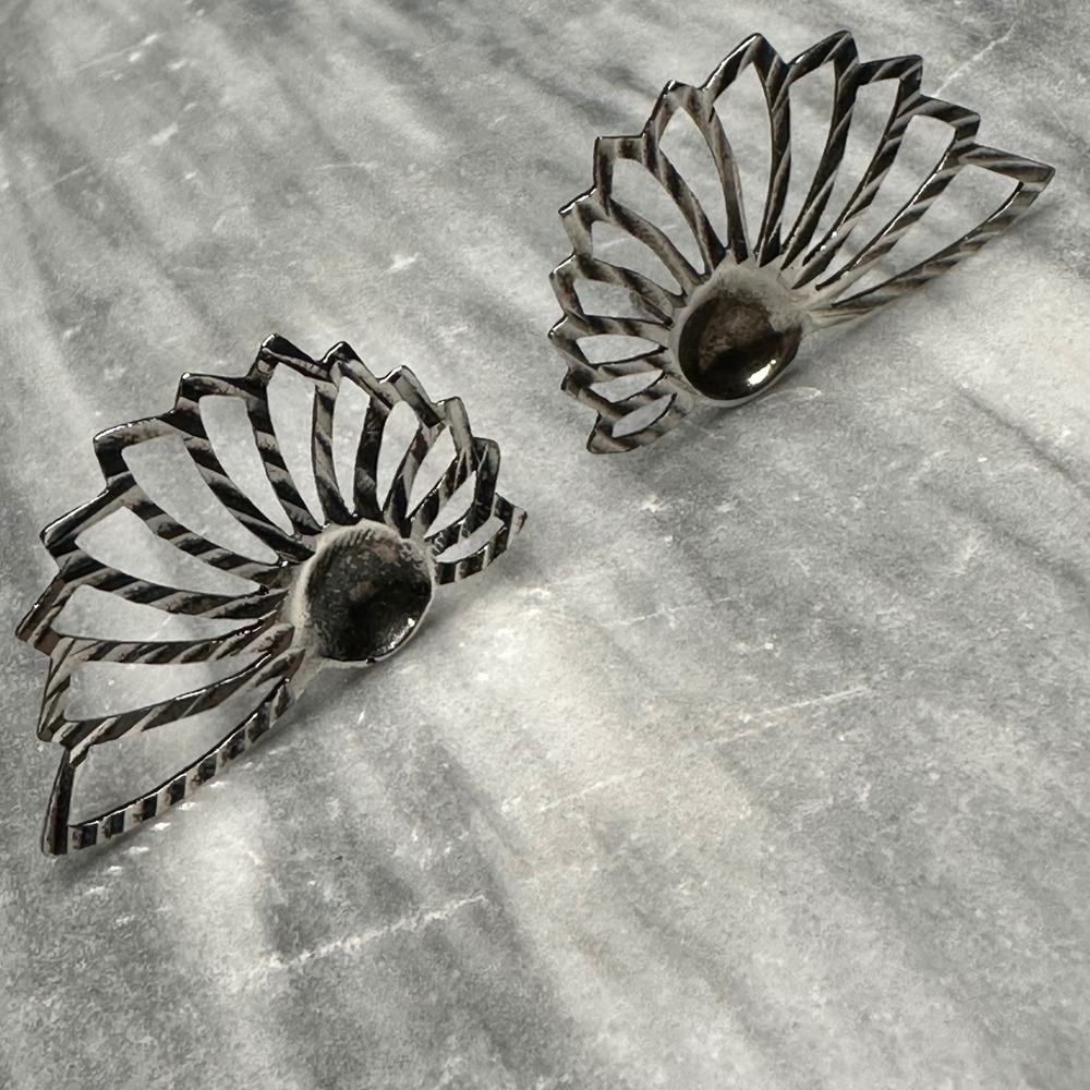 925 Sterling Silver Fan Sunburst Stud Earrings Textured‎ Modernist Openwork 3.2g